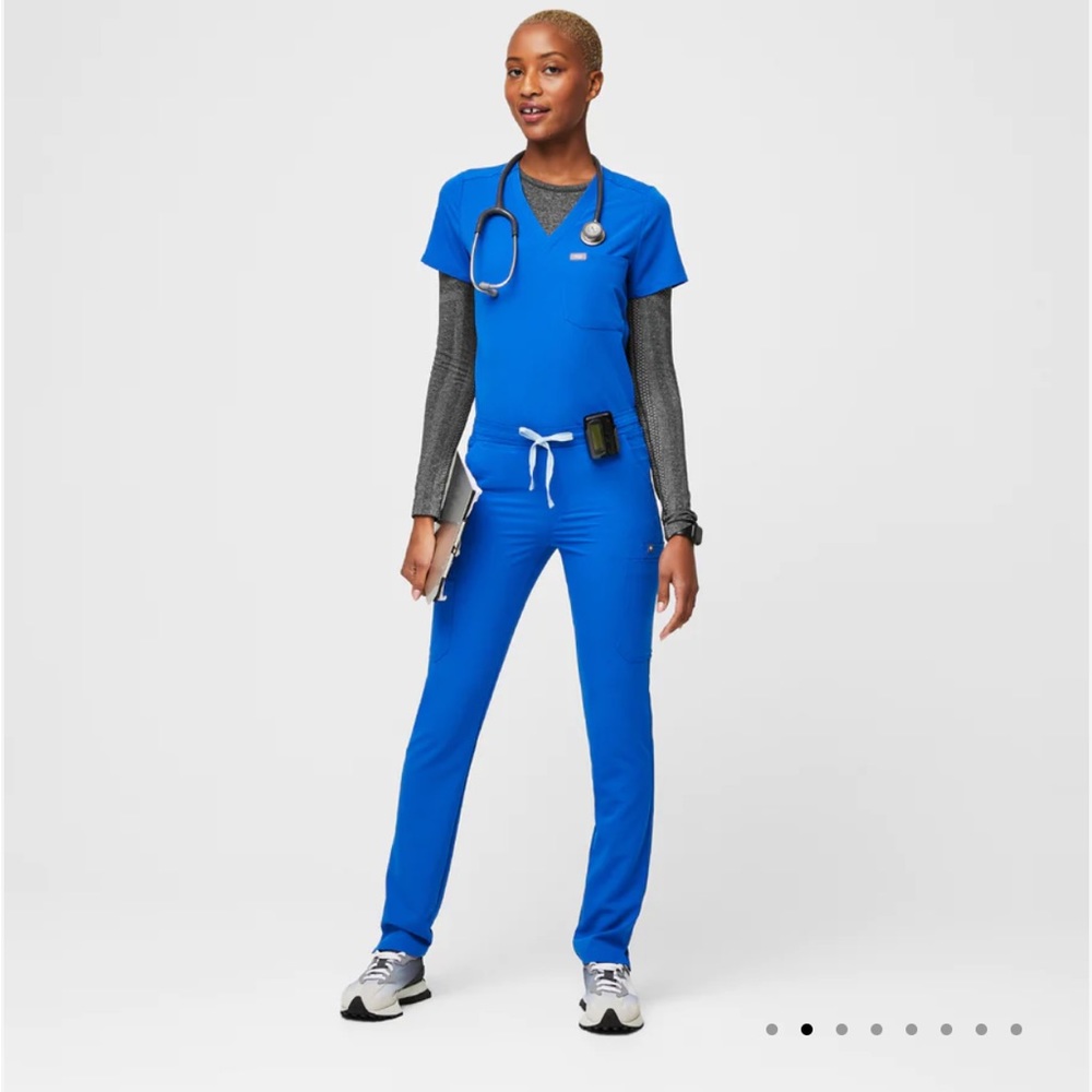 Figs Yola scrub pants in royal blue
